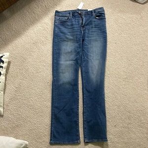 Medium wash American eagle jean. flex fit 32/34